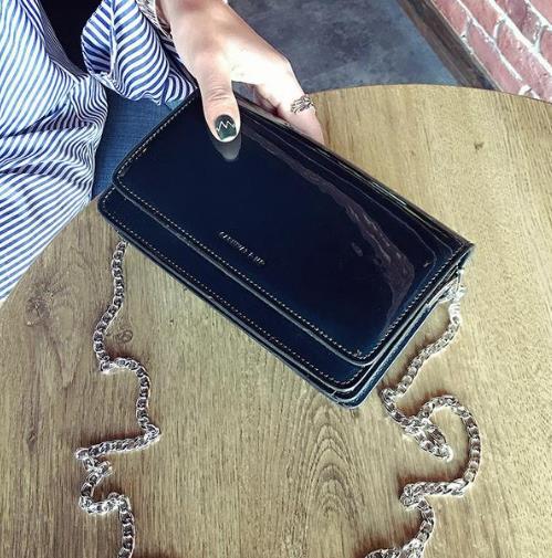 怎样才能让你的气场大增:时尚圆筒小斜挎包(图) 怎样才能让你的气场大增:时尚圆筒小斜挎包(图)