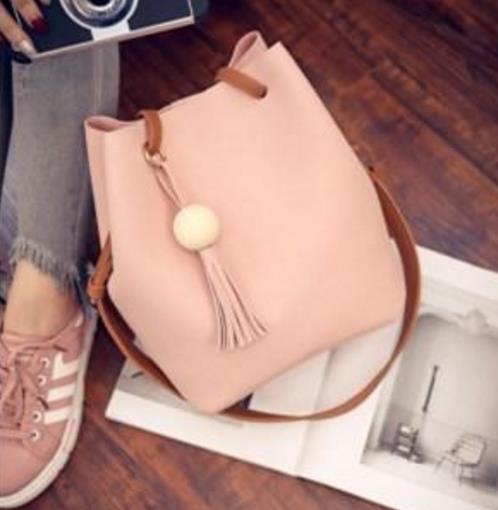 这几款时尚镶钻花朵链条小方包永远背不腻(图) 这几款时尚镶钻花朵链条小方包永远背不腻(图)