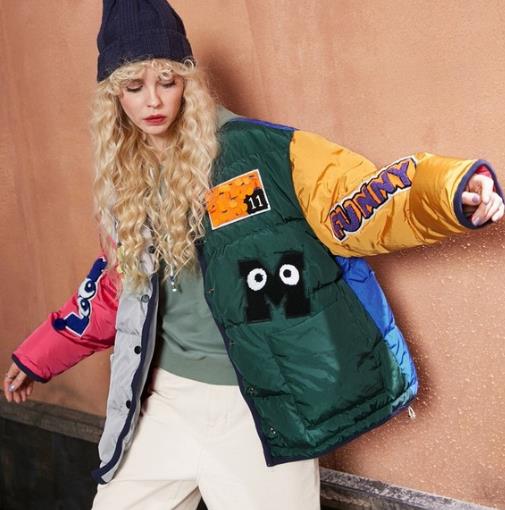 翻领毛呢大衣怎么搭配才能减龄又不失优雅(图) 翻领毛呢大衣怎么搭配才能减龄又不失优雅(图)