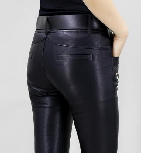 懒癌重度女生，一条高腰显瘦打底裤足够过冬（图）