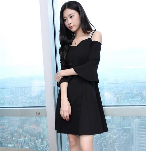 一字拖牛皮蝴蝶结拖鞋：5款拖鞋彰显复古风