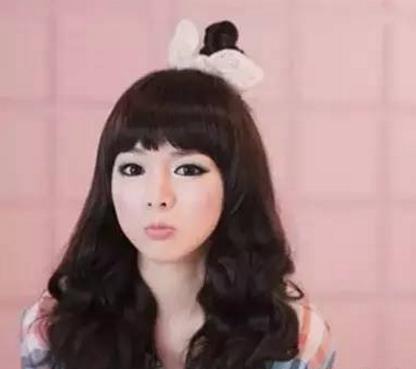 在韩国最潮最流行的蛋卷烫长发：你试过没（图）