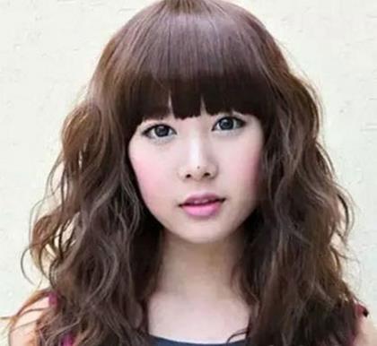 在韩国最潮最流行的蛋卷烫长发：你试过没（图）