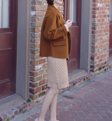 矮个女生冬季显高穿搭示范（图）