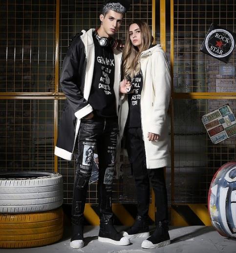 两个人的温暖才刚刚好:高领纯色情侣毛衣(图) 两个人的温暖才刚刚好:高领纯色情侣毛衣(图)