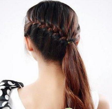 打造时尚优雅的辫子花苞头的多种扎法步骤(图) 打造时尚优雅的辫子花苞头的多种扎法步骤(图)