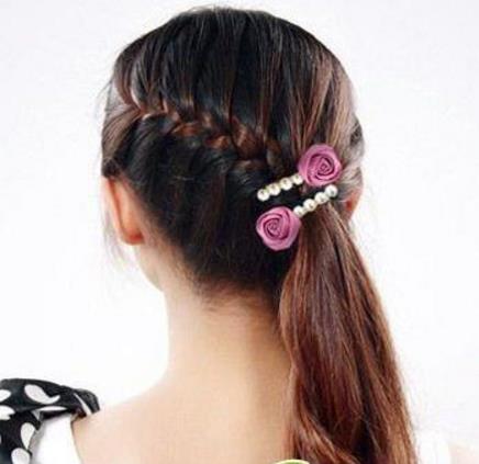 打造时尚优雅的辫子花苞头的多种扎法步骤(图) 打造时尚优雅的辫子花苞头的多种扎法步骤(图)