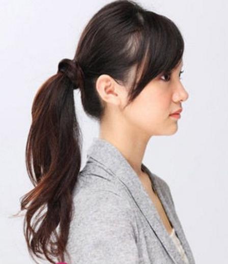 休闲甜美风的心机马尾辫的扎法（图）