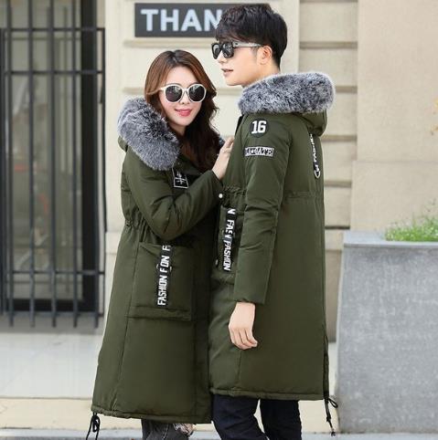 大毛领加厚羽绒服的搭配足够暖化了冬日寒风（图）