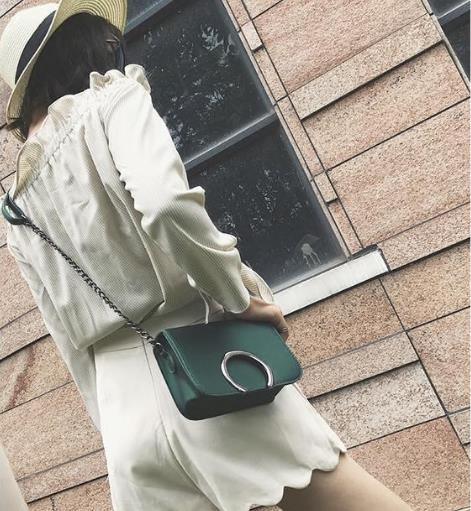 5款经典菱格链条小包搭配流露出高贵气质(图) 5款经典菱格链条小包搭配流露出高贵气质(图)