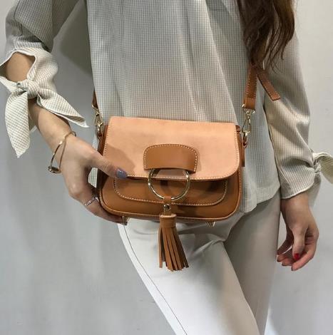 5款经典菱格链条小包搭配流露出高贵气质（图）