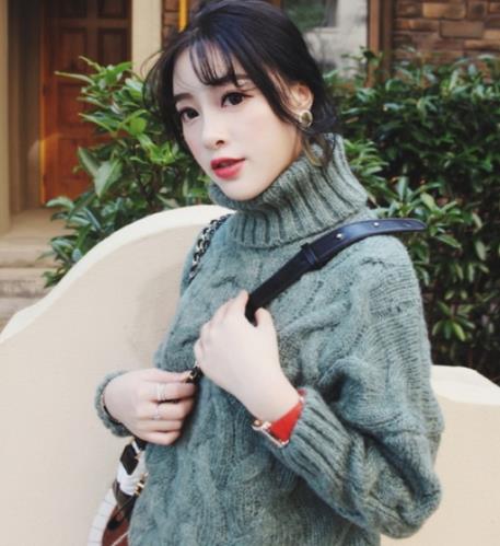 基础色调高领毛衣：有型又时髦温暖一冬季（图）