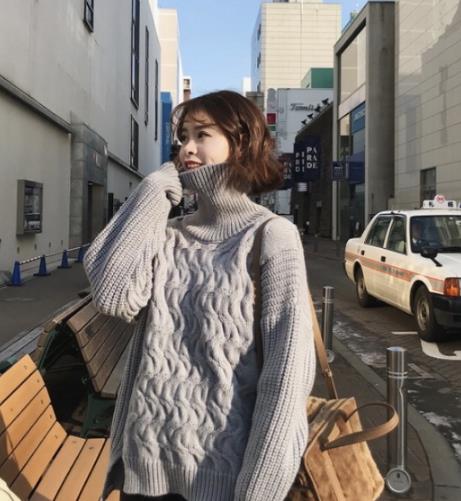 基础色调高领毛衣：有型又时髦温暖一冬季（图）