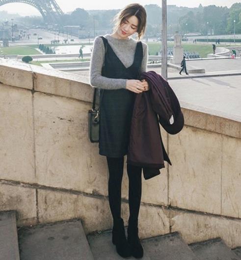 半高领纯色针织衫的多种搭配:简约时尚又显瘦 半高领纯色针织衫的多种搭配:简约时尚又显瘦