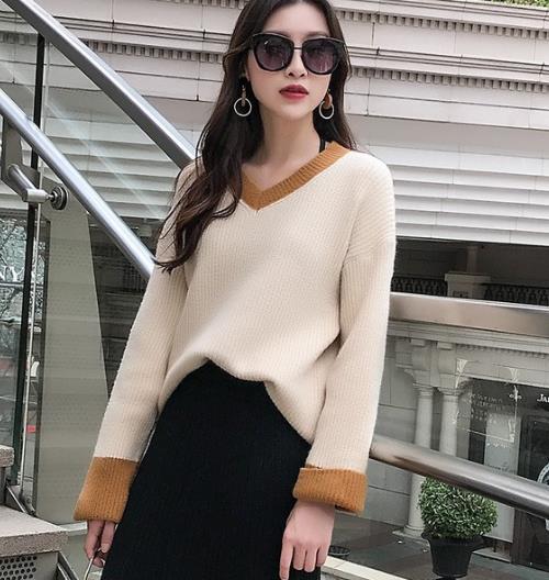 半高领纯色针织衫的多种搭配：简约时尚又显瘦