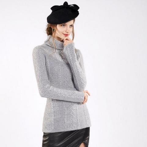 复古高领喇叭袖针织衫搭配针织裙：彰显时尚潮流