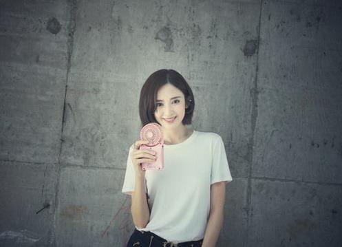 娜扎气质短发美图一波：清爽短发文艺范十足（图）