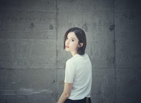 娜扎气质短发美图一波：清爽短发文艺范十足（图）