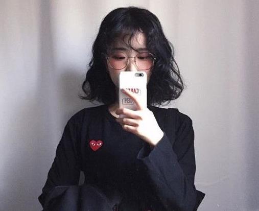 今年最流行什么刘海：当然是卷刘海啦（图）