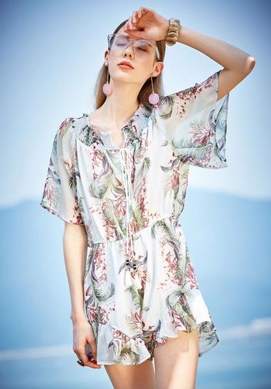 印花喇叭袖雪纺连体裤推荐：彰显甜美复古风（图）