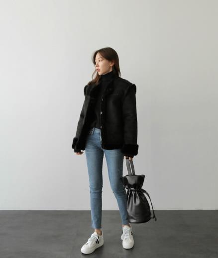 腰粗女生冬季怎么穿最显瘦:时尚搭配示范(图) 腰粗女生冬季怎么穿最显瘦:时尚搭配示范(图)