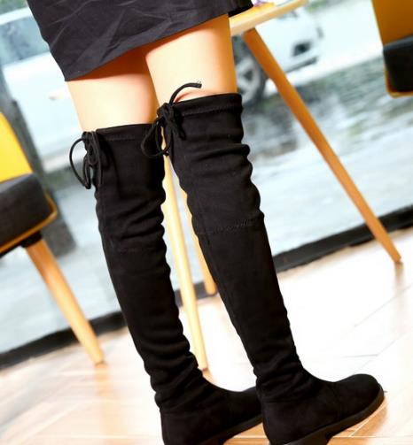 女神们最爱的“长腿神器”：过膝靴的多种搭配（图）