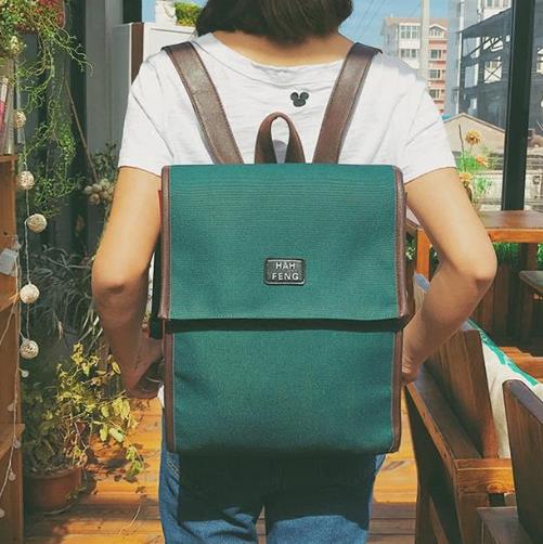 迪丽热巴同款迷你双肩包:简洁大方又百搭(图) 迪丽热巴同款迷你双肩包:简洁大方又百搭(图)