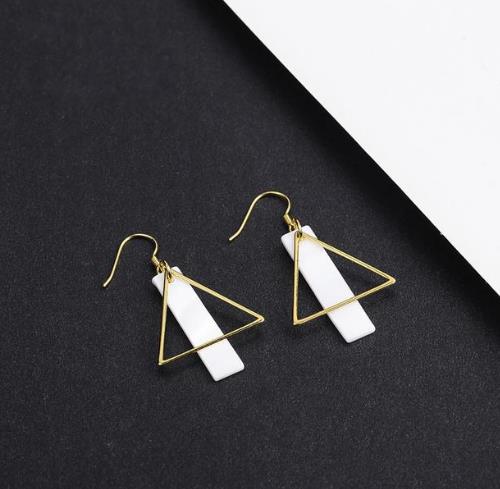 这几款彰显时尚气质的纯银耳钉搭配推荐(图) 这几款彰显时尚气质的纯银耳钉搭配推荐(图)