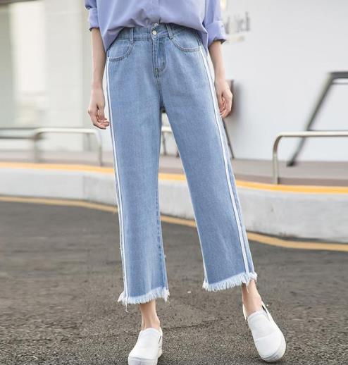 今年流行这样的牛仔裤搭配:超级显高还显瘦(图) 今年流行这样的牛仔裤搭配:超级显高还显瘦(图)