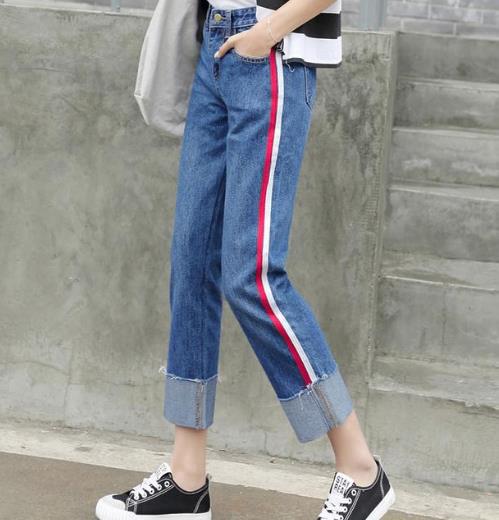 今年流行这样的牛仔裤搭配:超级显高还显瘦(图) 今年流行这样的牛仔裤搭配:超级显高还显瘦(图)