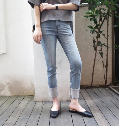 今年流行这样的牛仔裤搭配：超级显高还显瘦（图）