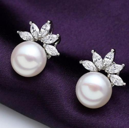 让你名媛气质一路飙升的4款优雅珍珠耳饰（图）