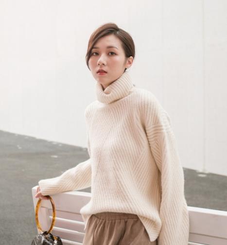 毛衣是冬季必备单品：高领毛衣时髦一冬季（图）