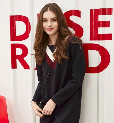 如何让冬日变得更有魅力十足：美裙点燃冬日色彩