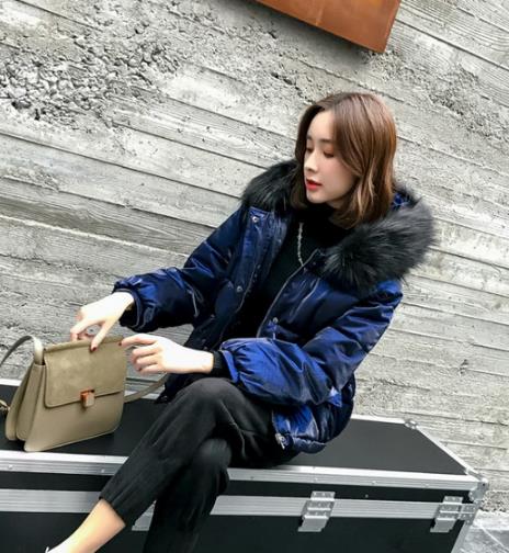 冬季女生最爱保暖性十足的毛领外套来御寒（图）