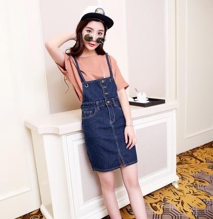 板鞋搭配中长款系带收腰牛仔裙:少女感十足(图) 板鞋搭配中长款系带收腰牛仔裙:少女感十足(图)