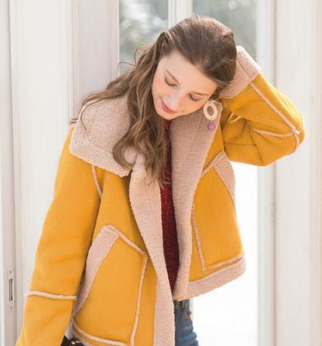 秋冬夹克外套是今年很多街拍的流行趋势(图) 秋冬夹克外套是今年很多街拍的流行趋势(图)