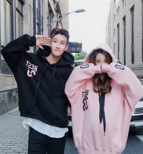 够潮够实惠的情侣装这样穿：分分钟虐哭单身狗