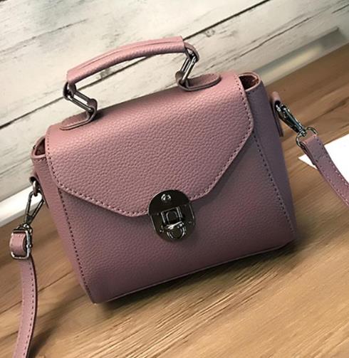 迷你单肩斜挎包搭配：5款打造休闲简约欧美风