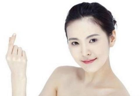 赶走眼部肌肤问题：8招帮你去除脂肪粒（图）