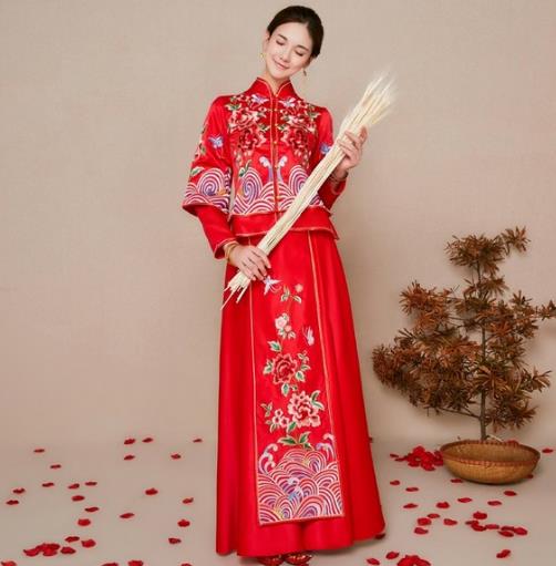 年关结婚季:看那些抢眼的新娘礼服(图) 年关结婚季:看那些抢眼的新娘礼服(图)