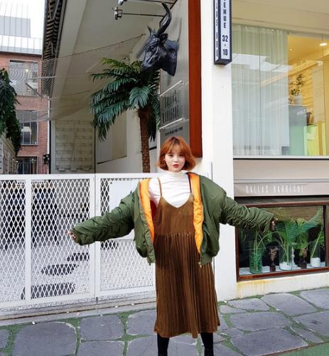 2018羽绒服流行趋势:短款羽绒服暖和又显瘦(图)
2018羽绒服流行趋势:短款羽绒服暖和又显瘦(图)