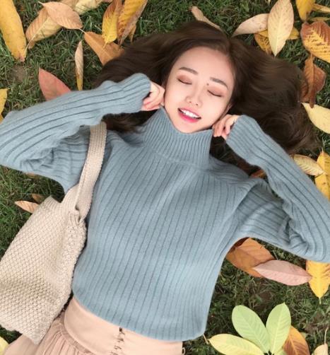 御寒单品打底衫:心机打底毛衣的多种穿搭(图) 御寒单品打底衫:心机打底毛衣的多种穿搭(图)