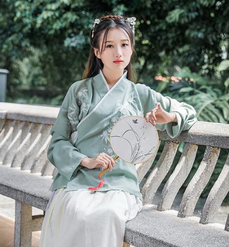 裙子多种搭配:6款裙子让你穿出冬日惊艳感(图) 裙子多种搭配:6款裙子让你穿出冬日惊艳感(图)