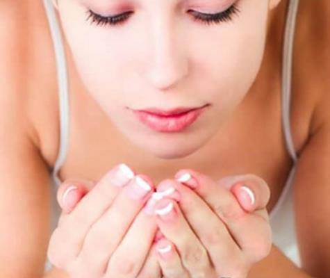 在家就可以做面膜：制作简单天然的牛奶面膜步骤