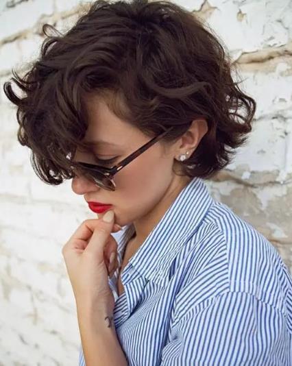 明星发型越剪越短：人见人爱的短发最时髦（图）