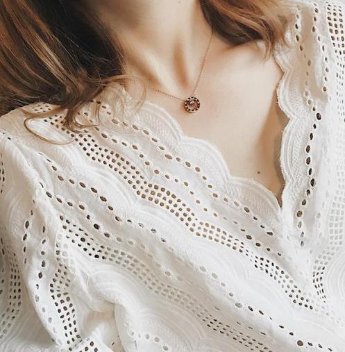 圆环吊坠玫瑰金项链：5款搭出优雅气质女神范儿