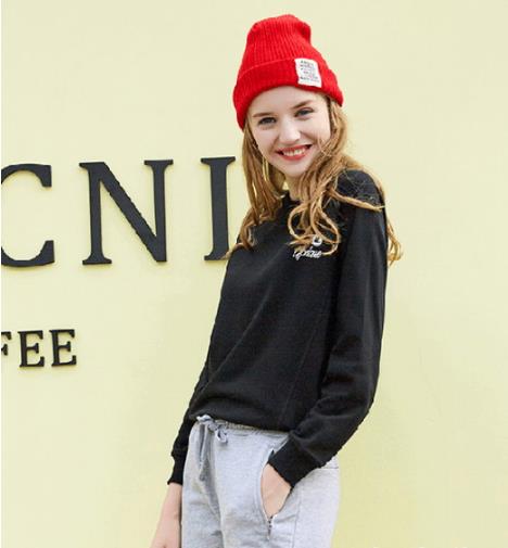 冬季卫衣如何搭配才好看：时尚卫衣搭配示范（图）