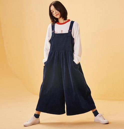 羊羔毛灯芯绒外套搭配牛仔裤:打造新潮时尚感 羊羔毛灯芯绒外套搭配牛仔裤:打造新潮时尚感