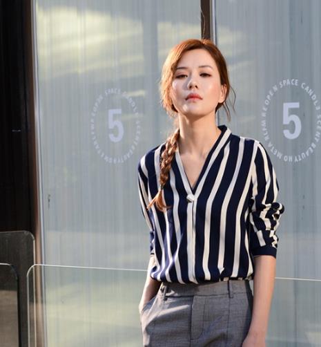 百搭不厌的时尚大衣示范：轻轻松松穿出气场（图）